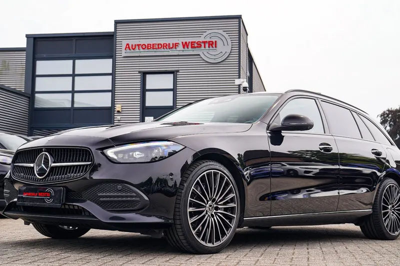 Mercedes-Benz Benz (2022)