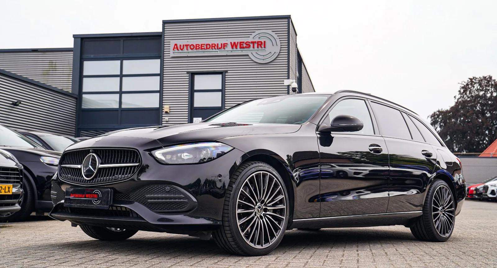 Mercedes-Benz Benz (2022) — foto 1