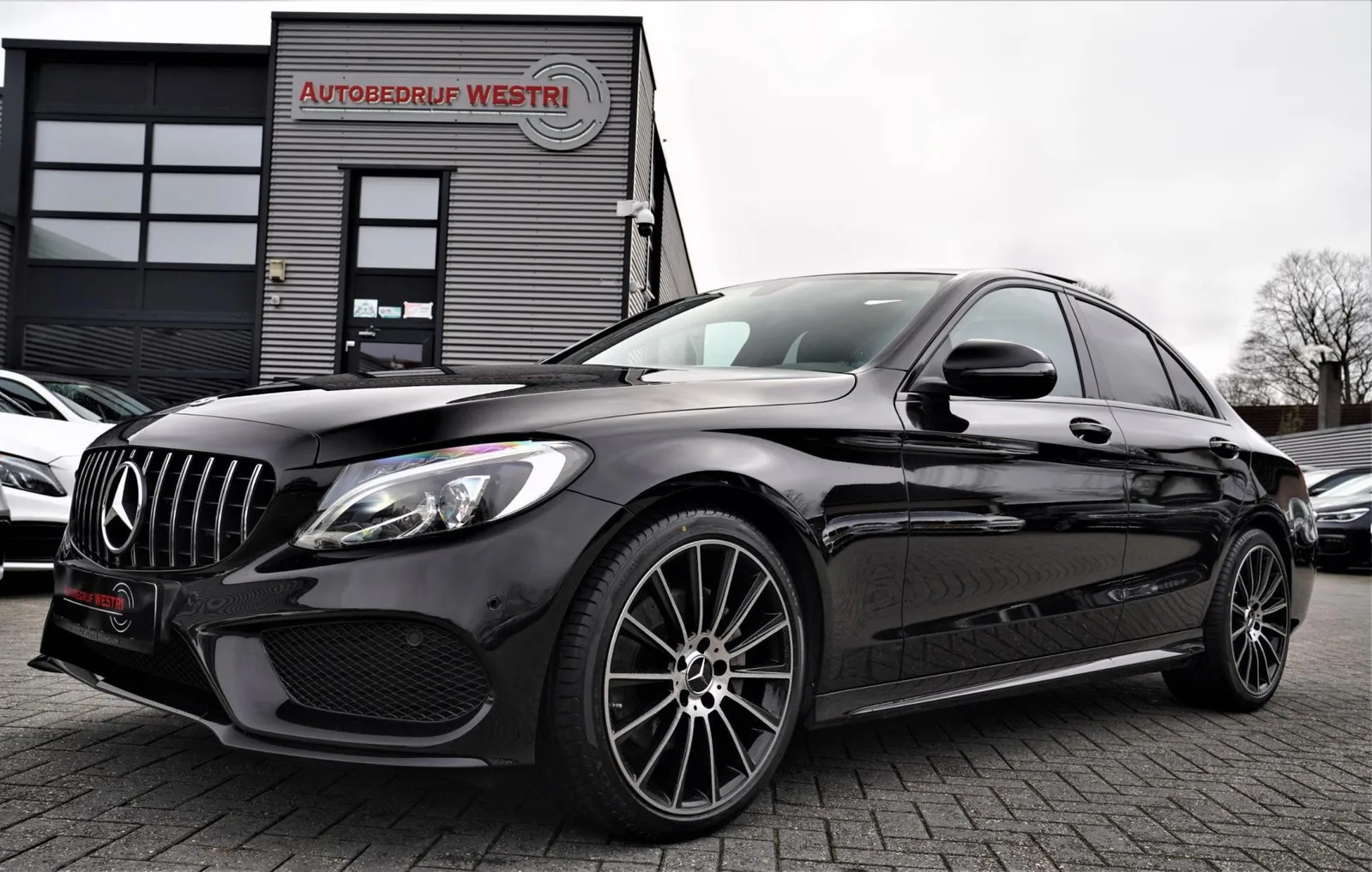 Mercedes-Benz Benz (2018) — foto 1