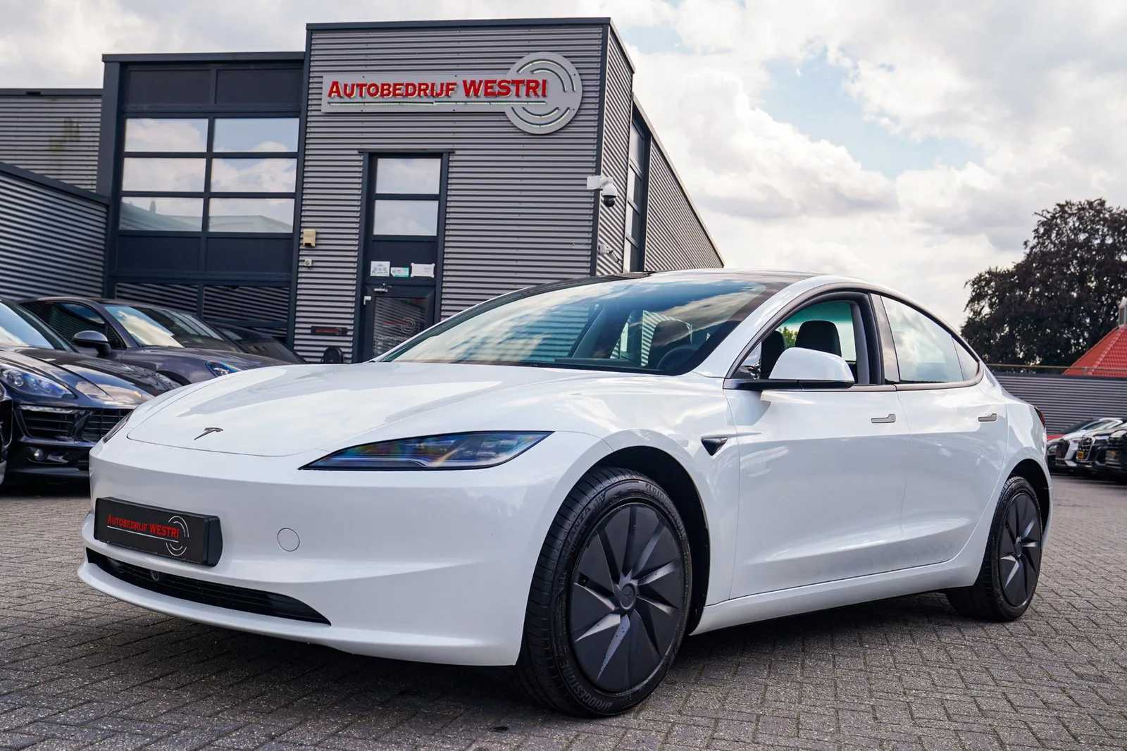 Tesla Model (2026) — foto 1