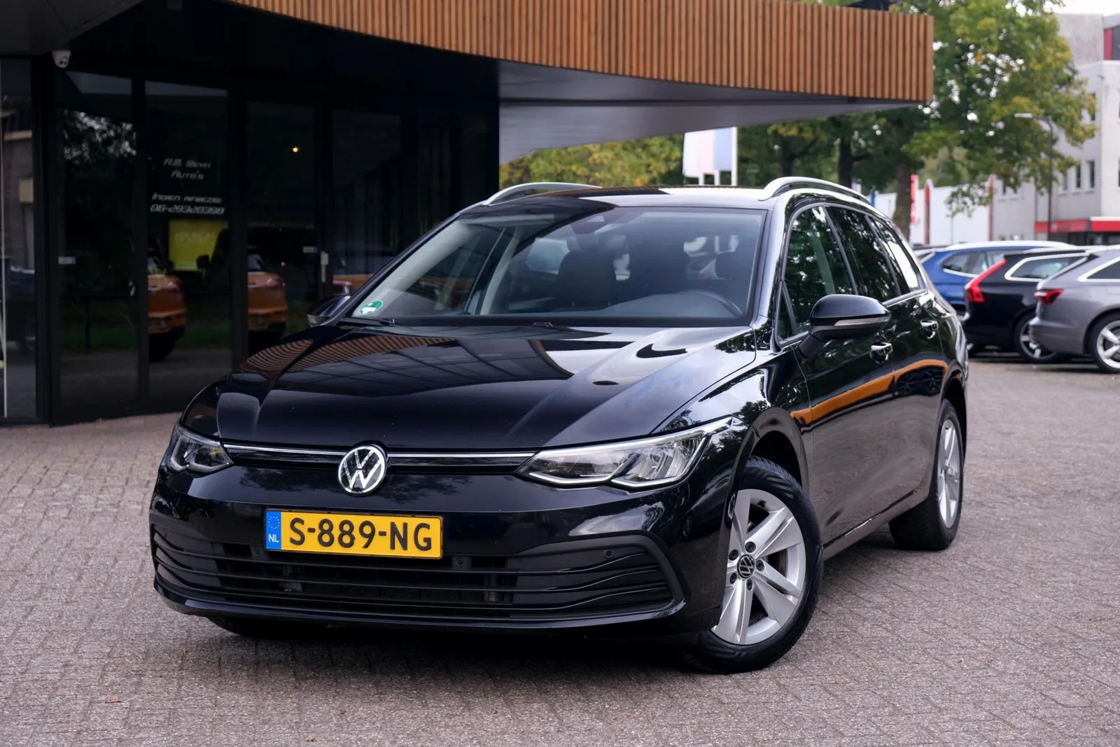 Volkswagen Golf (2023) — foto 1