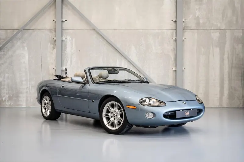 Jaguar XK8 (2002)