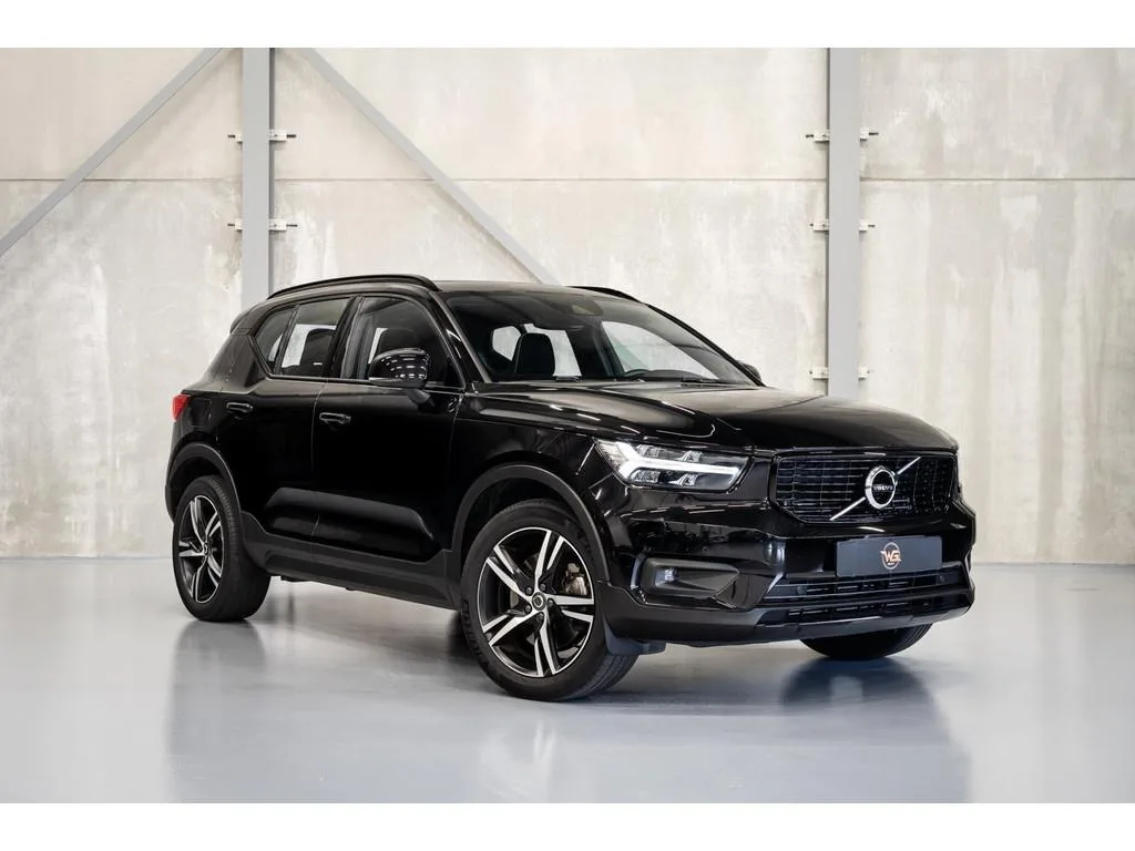 Volvo XC40 (2021) — foto 1