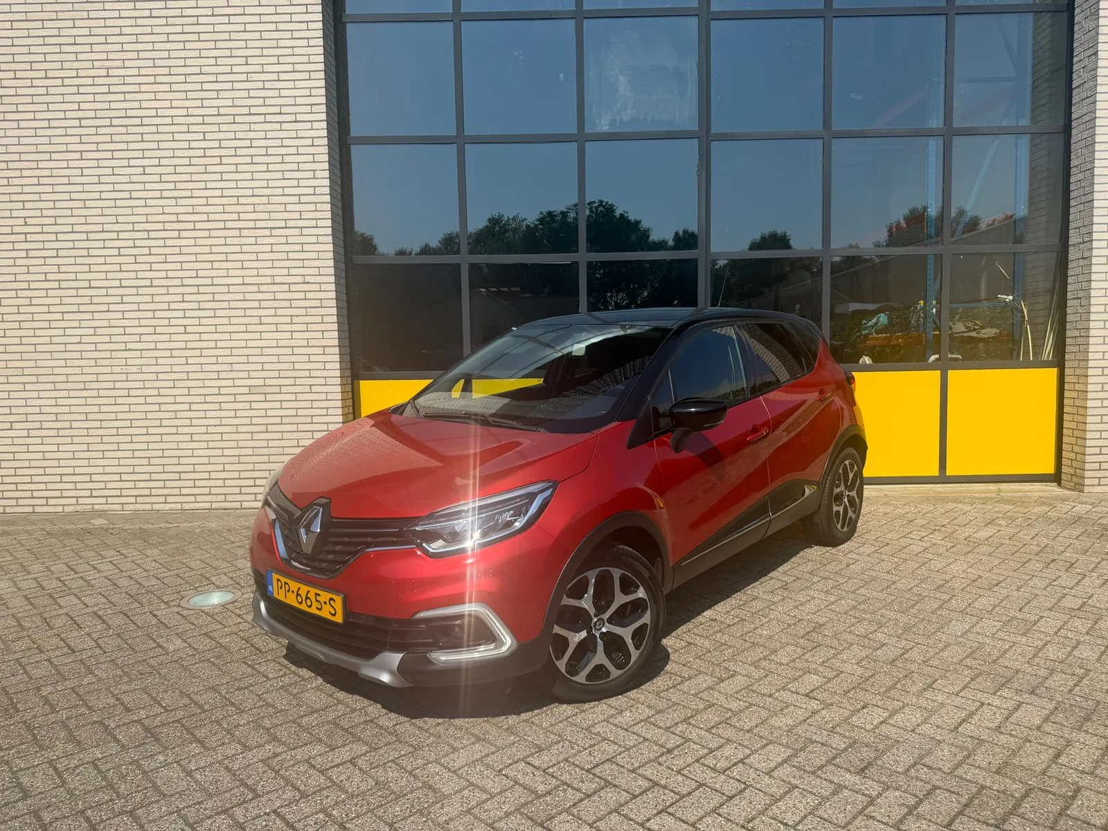 Renault Captur (2017) — foto 1