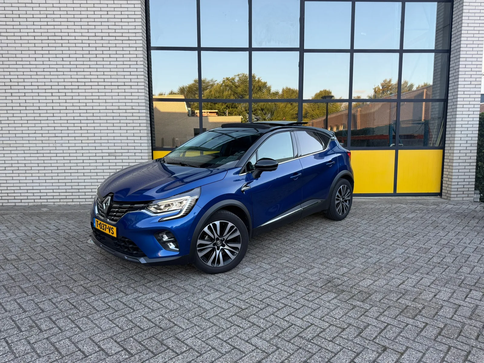 Renault Captur (2021) — foto 1
