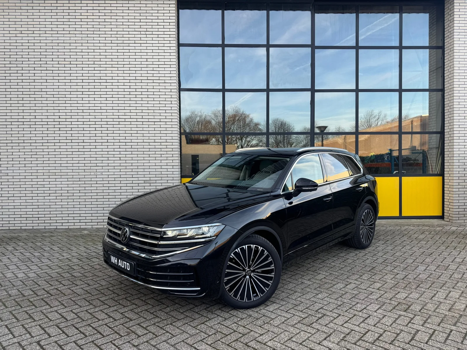 Volkswagen Touareg (2023) — foto 1