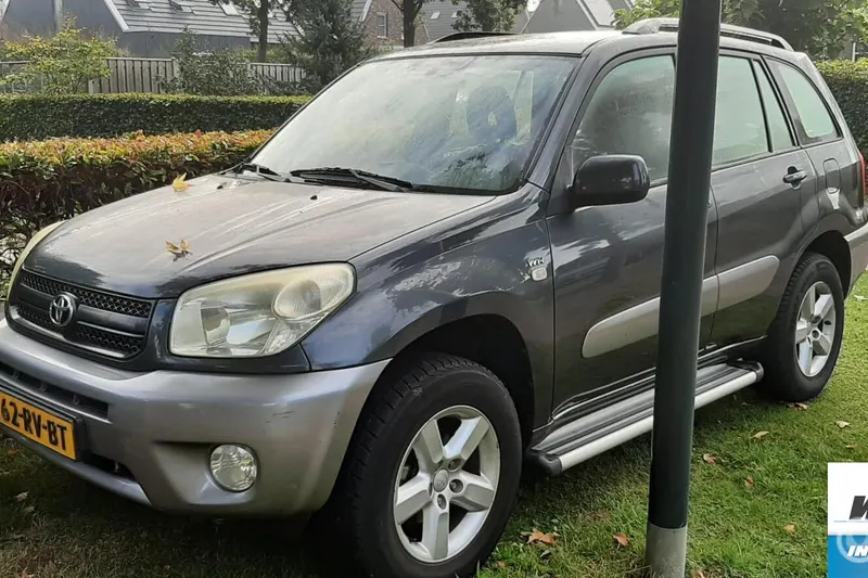 Toyota RAV4 (2005)