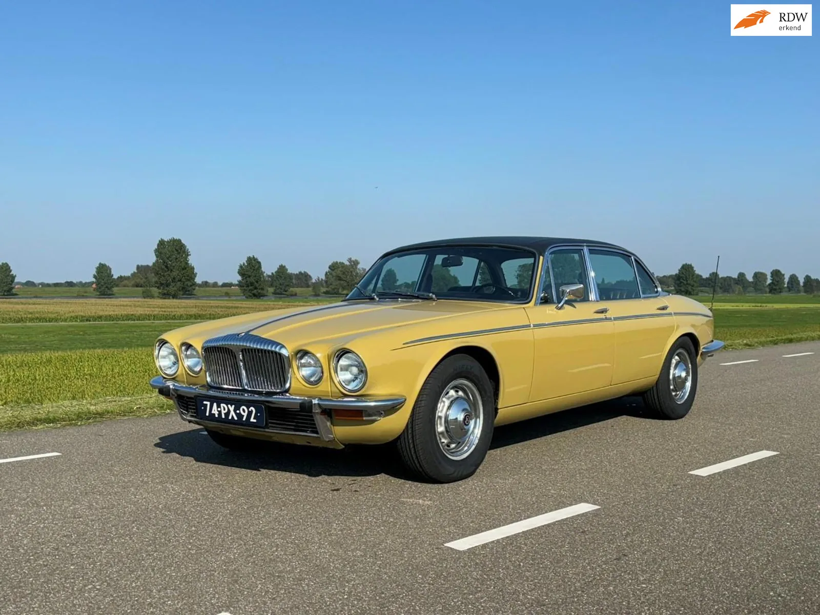 Daimler Double Six (1977) — foto 1