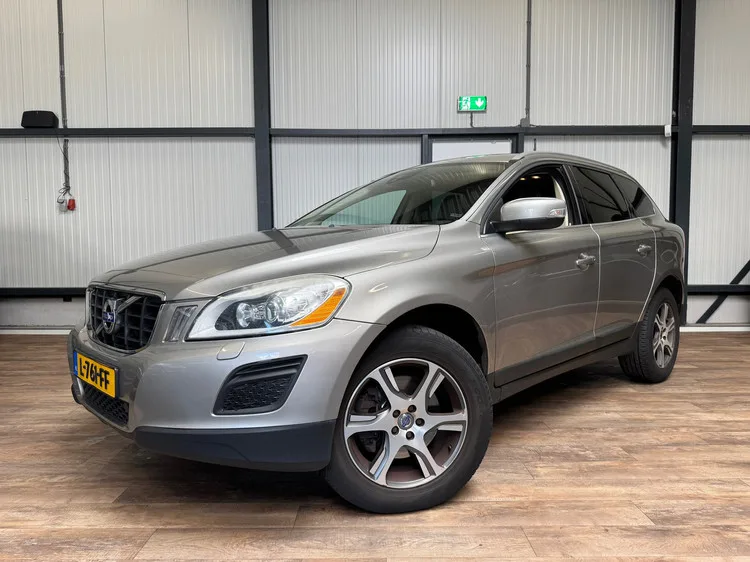 Volvo XC60 (2011) — foto 1