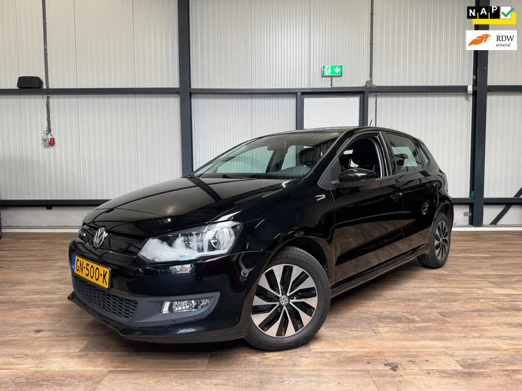 Volkswagen Polo (2015) — foto 1