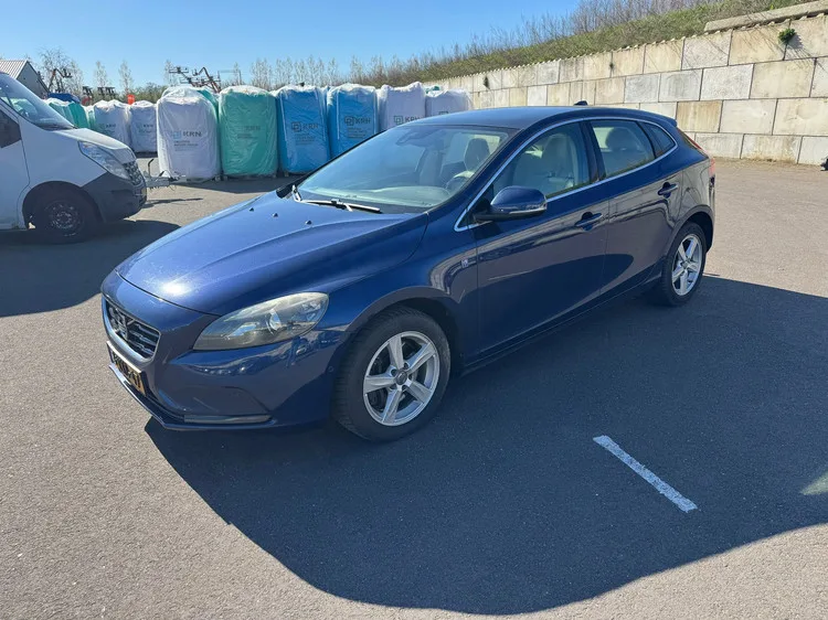 Volvo V40 (2014) — foto 1