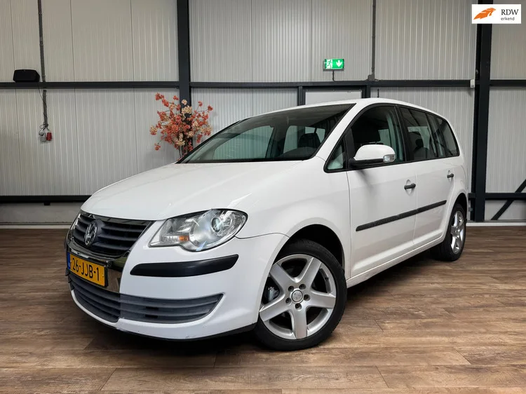 Volkswagen Touran (2009) — foto 1