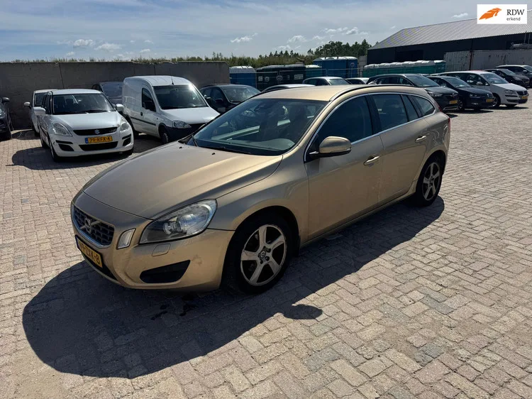 Volvo V60 (2012) — foto 1