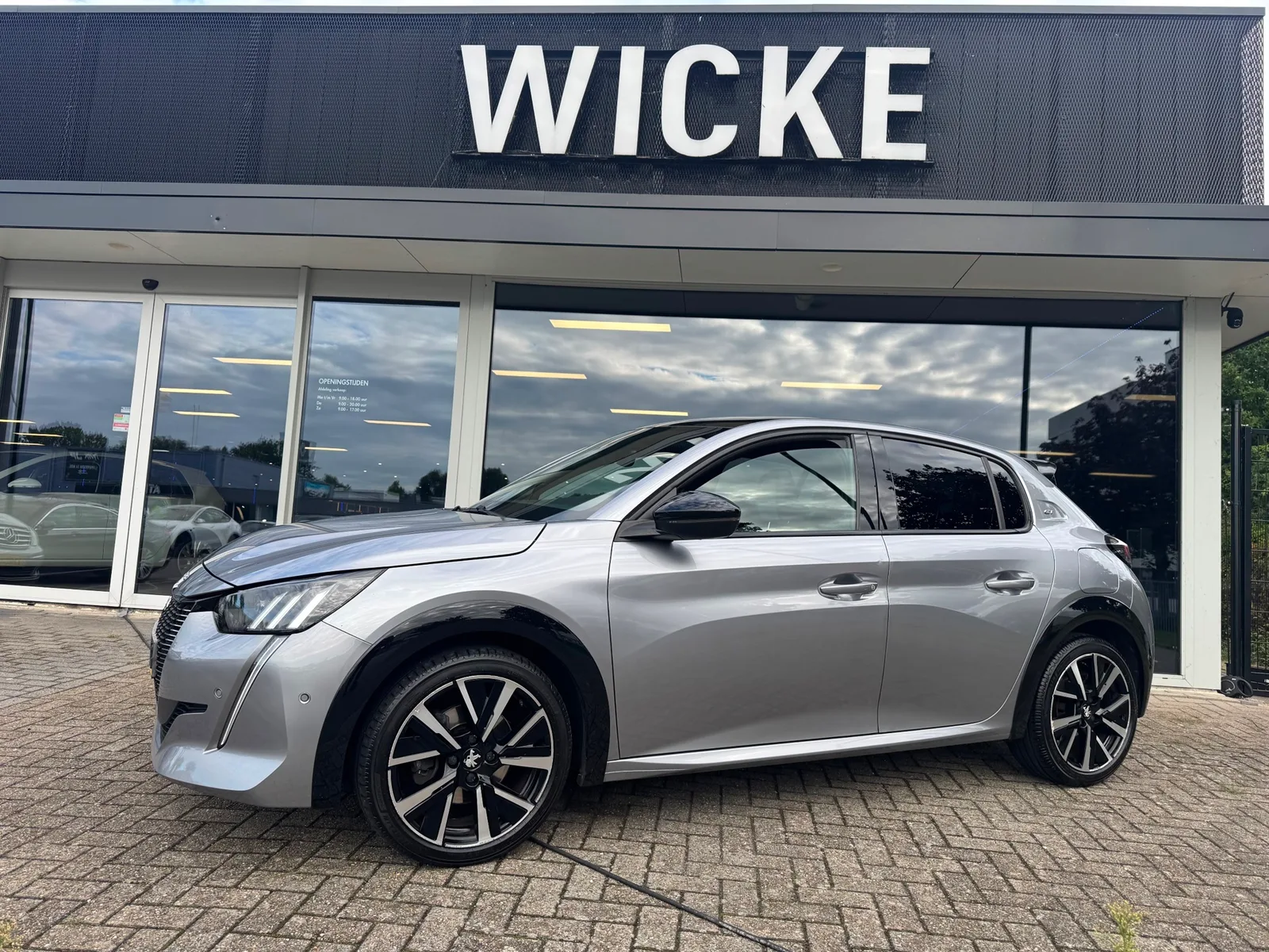 Peugeot 208 (2021) — foto 1