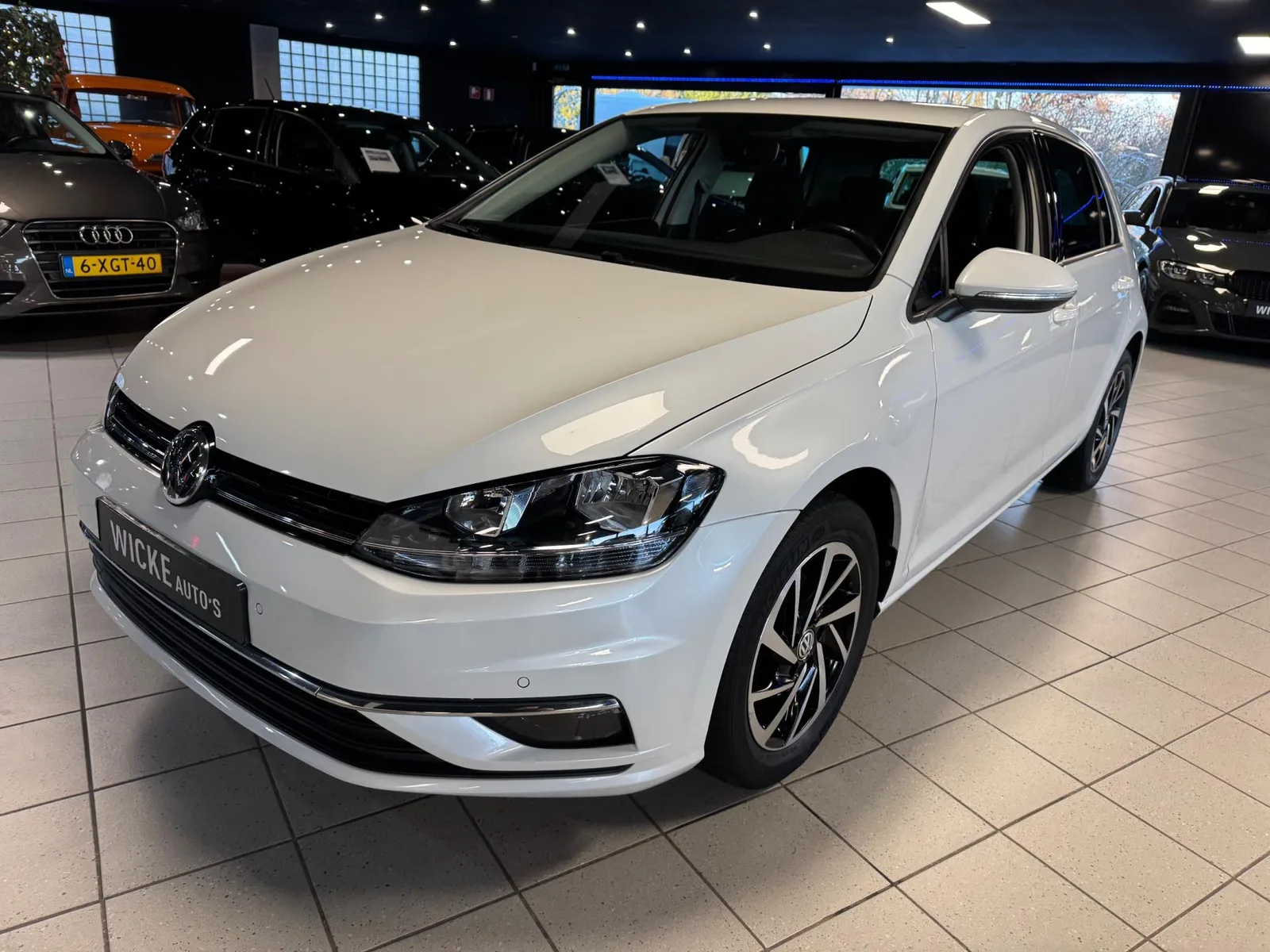 Volkswagen Golf (2018) — foto 1