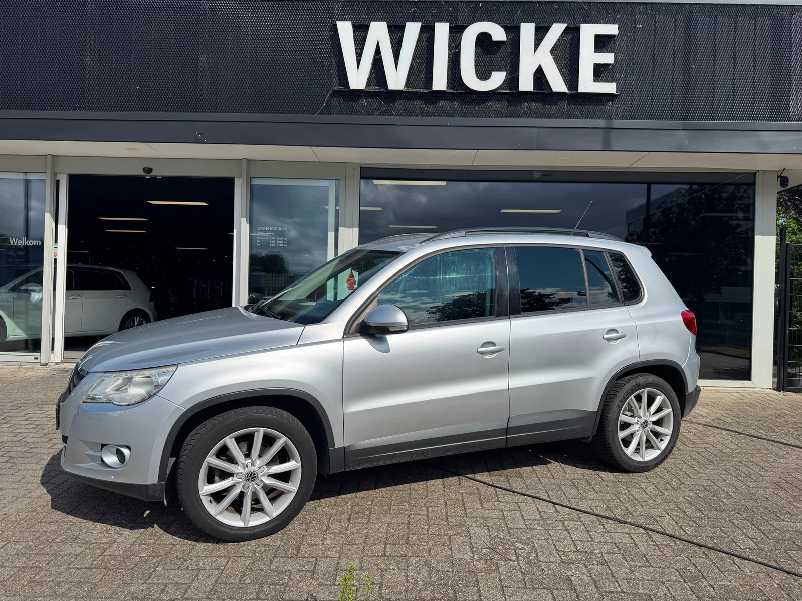 Volkswagen Tiguan (2008) — foto 1