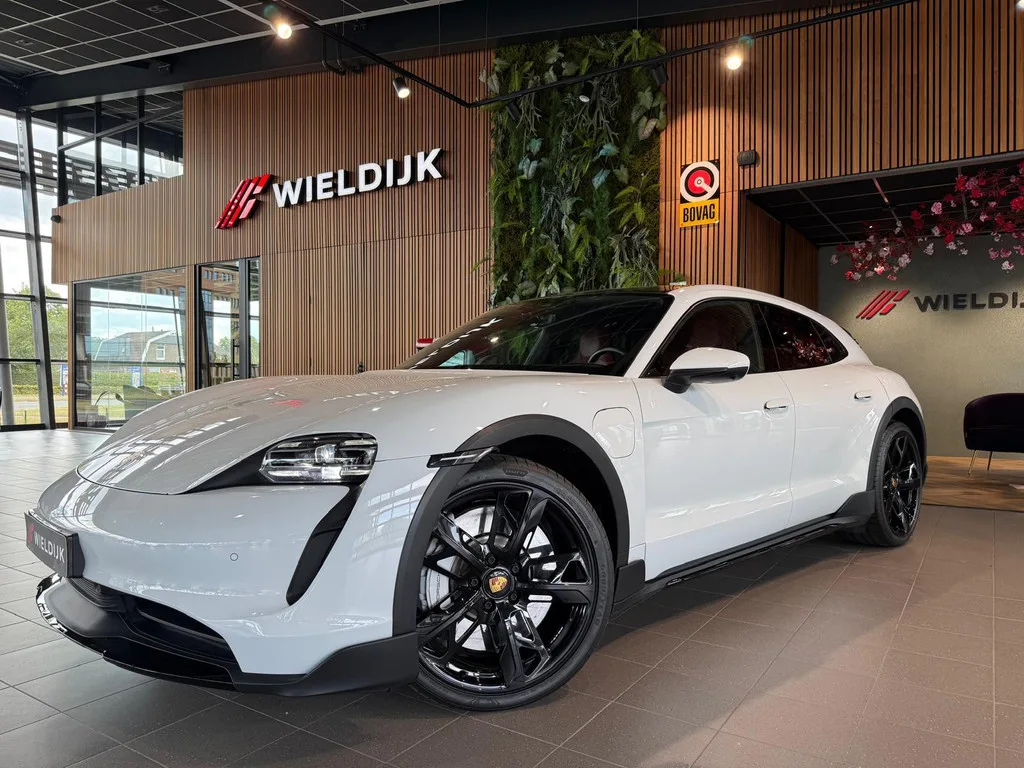 Porsche 4 (2022) — foto 1