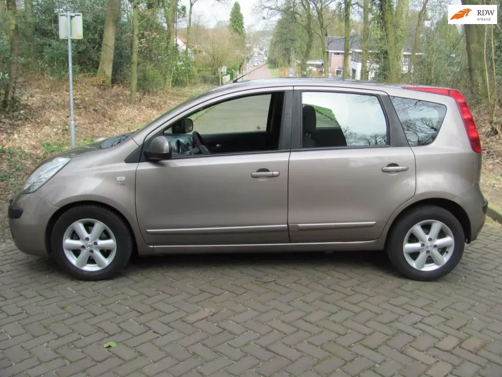 Nissan Note (2006) — foto 1