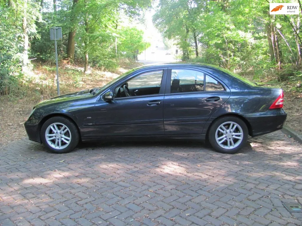 Mercedes-Benz C-Klasse (2004) — foto 1