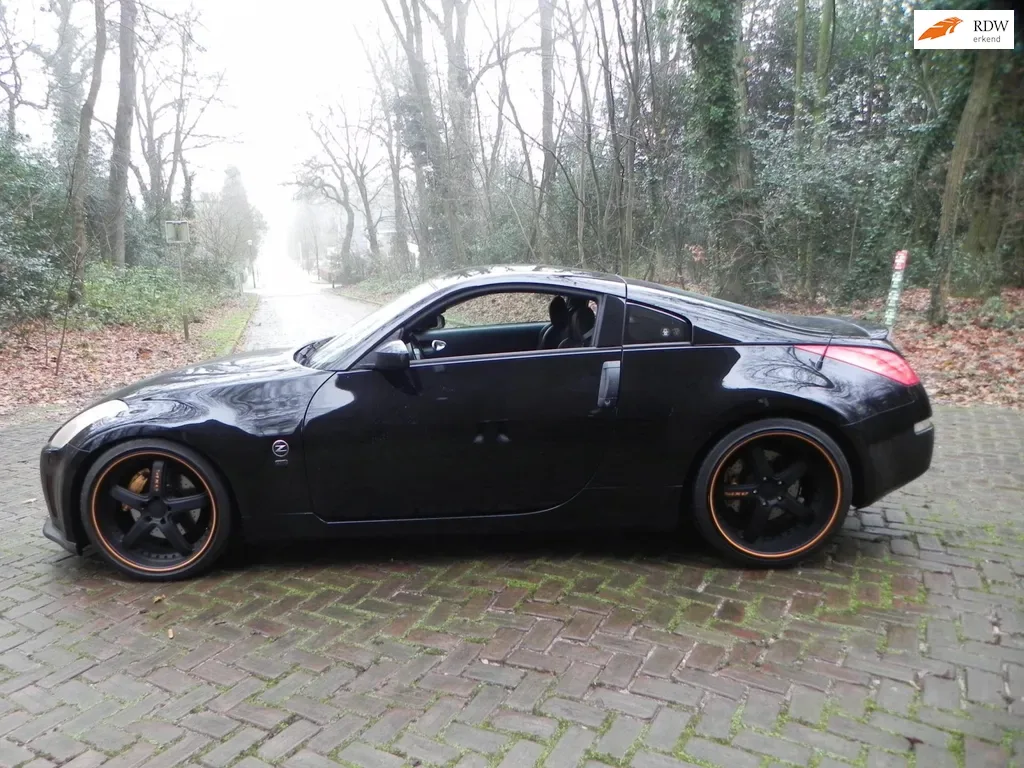 Nissan 350Z (2005) — foto 1
