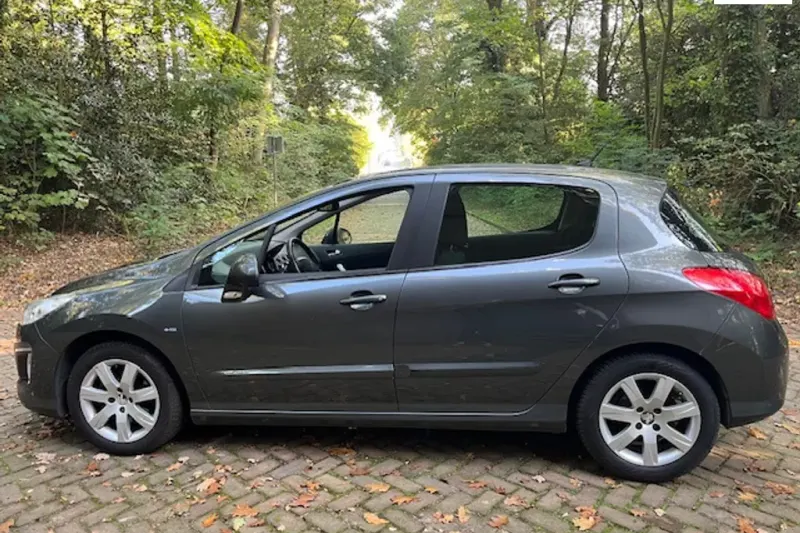 Peugeot 308 (2012)