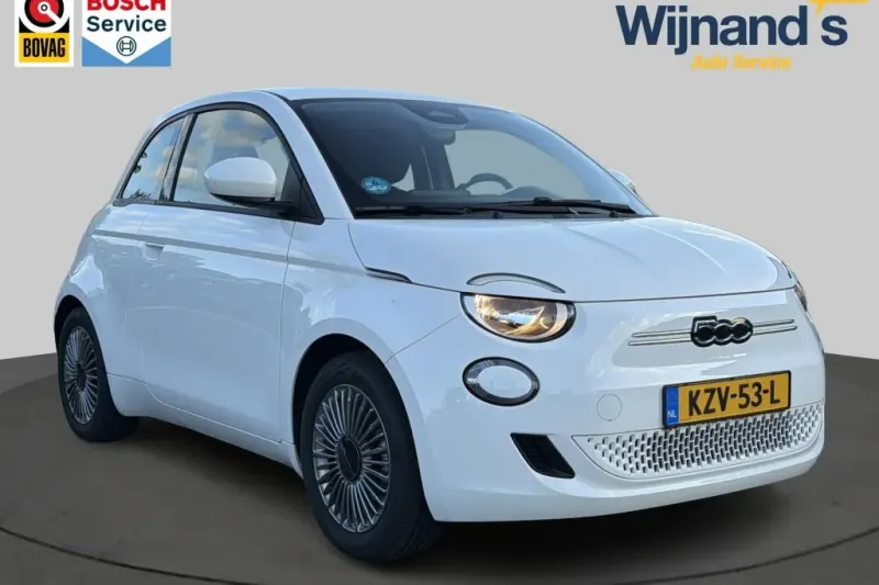 Fiat 500 (2023)