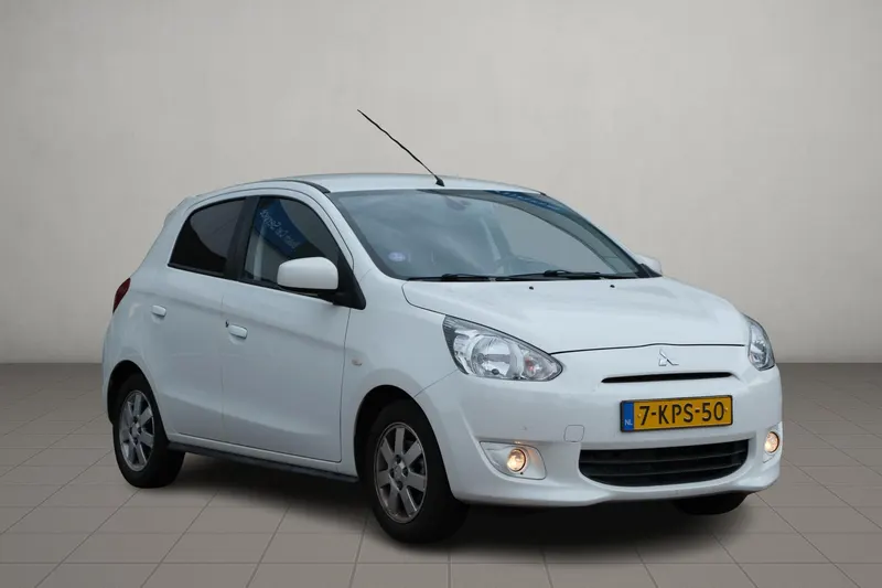 Mitsubishi Space Star (2013)