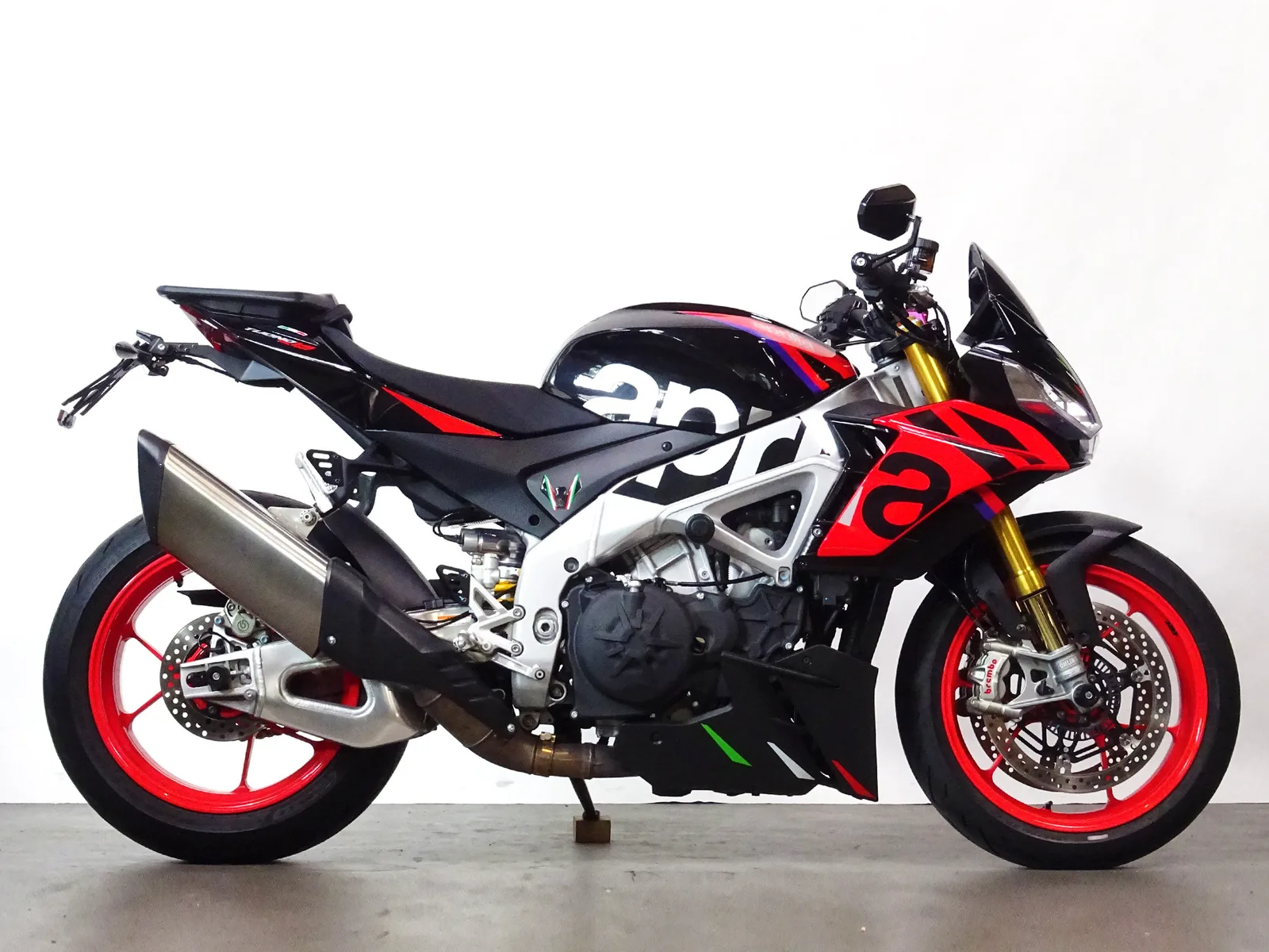 Aprilia Tuono V4 1100 (2024) — foto 1