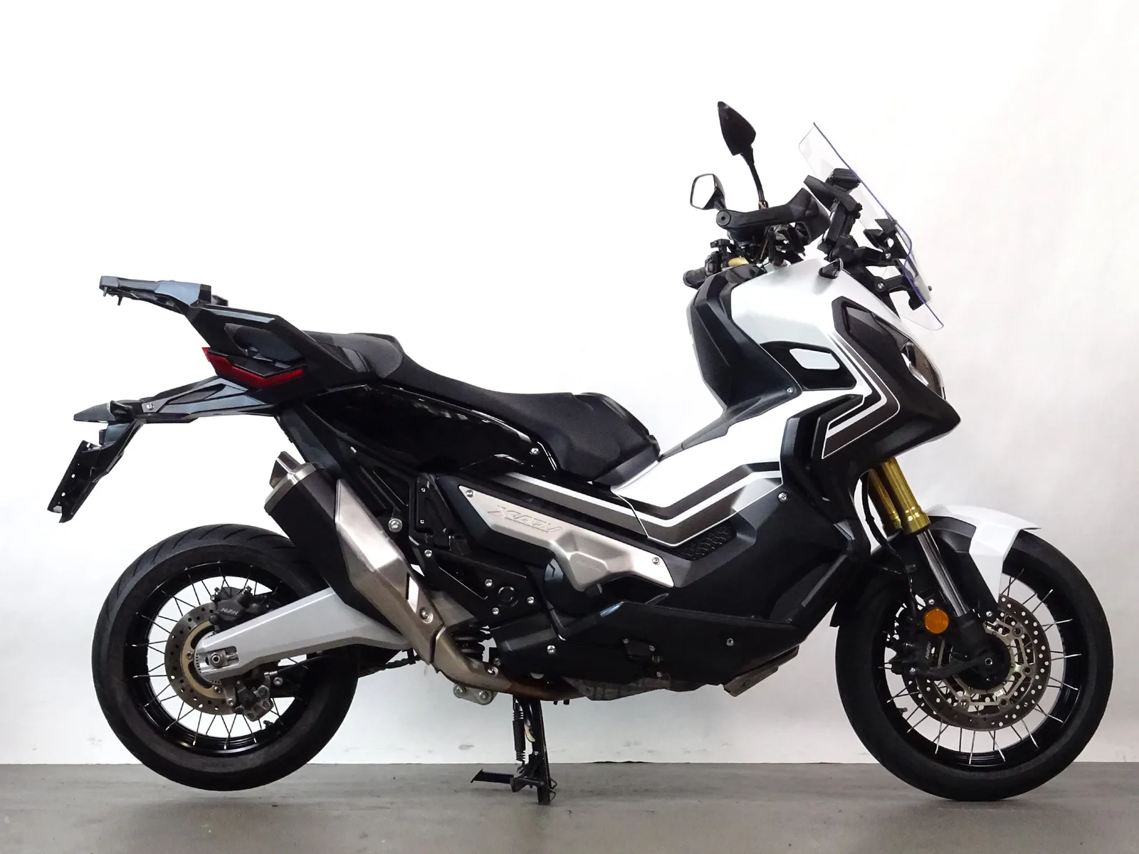 Honda X-ADV 750 (2018) — foto 1