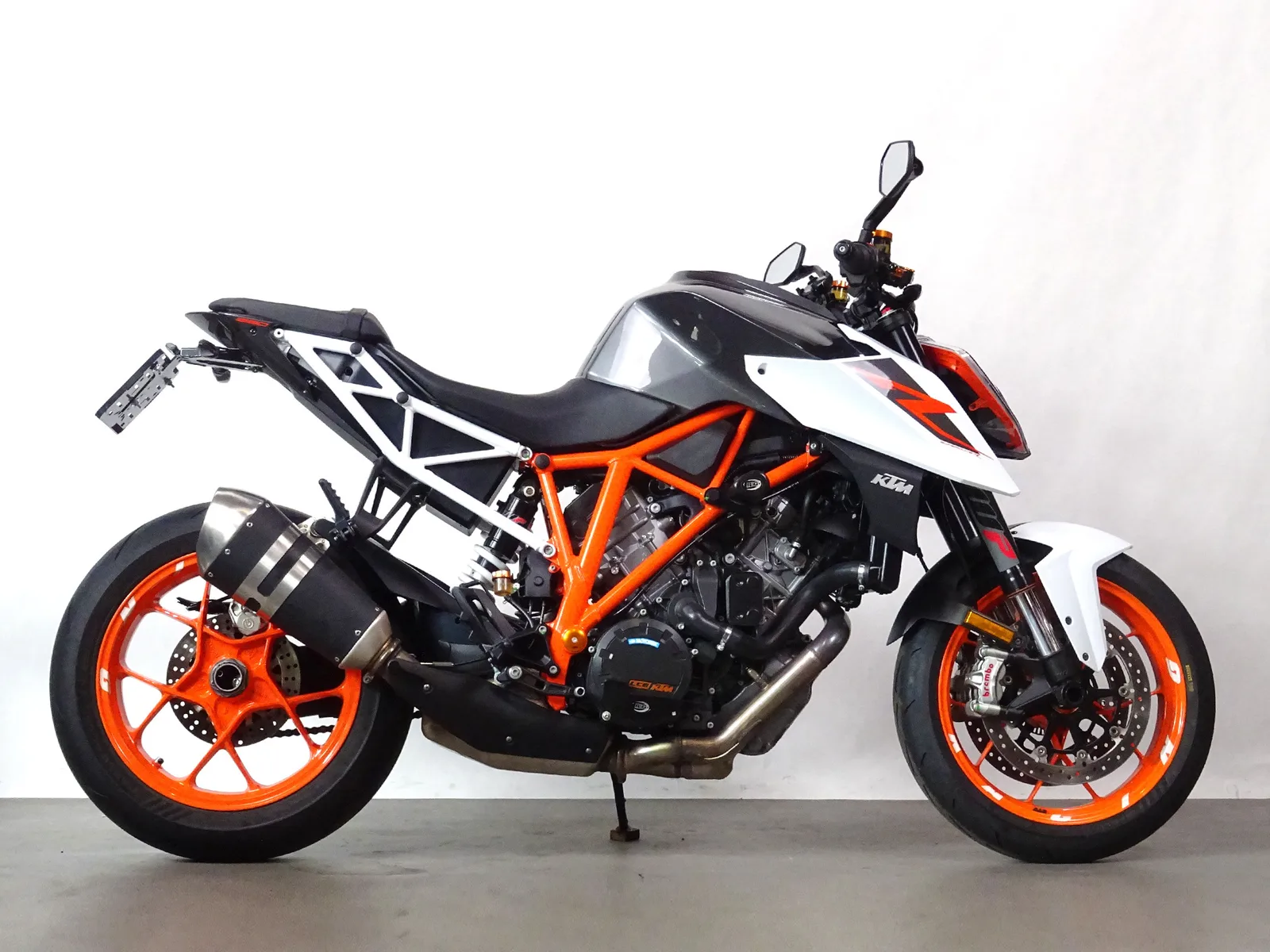 KTM 1290 SuperDuke R (2019) — foto 1