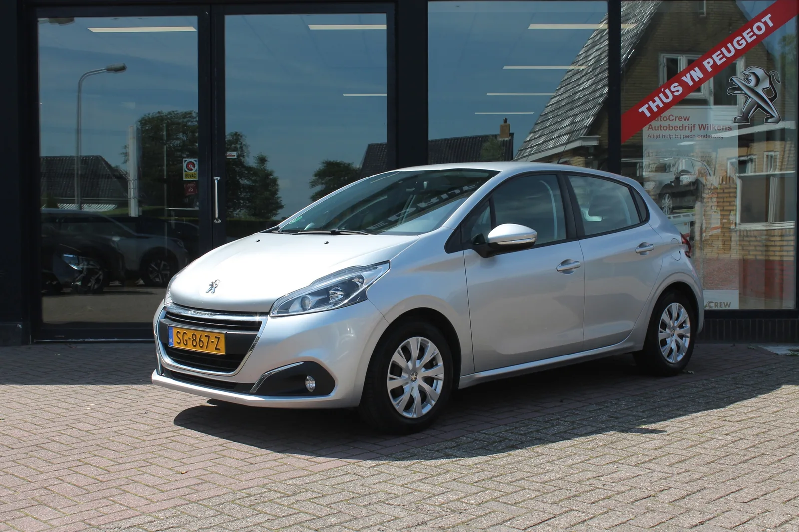 Peugeot 208 (2017) — foto 1
