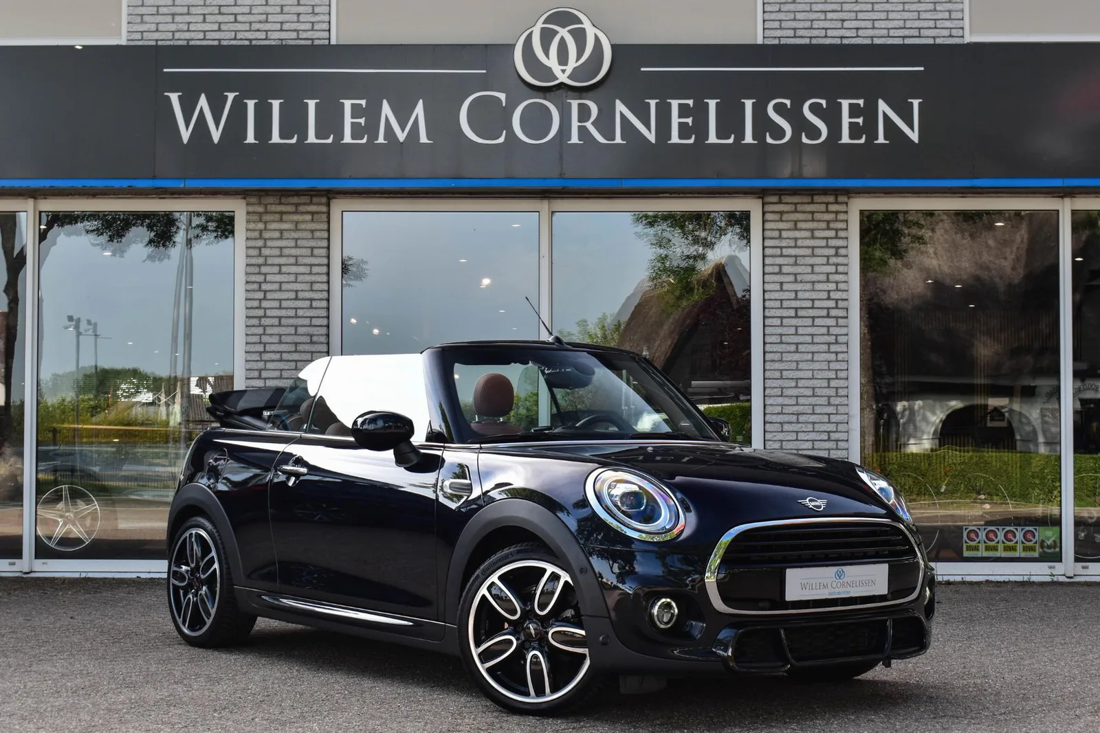 MINI Cabrio (2021) — foto 1