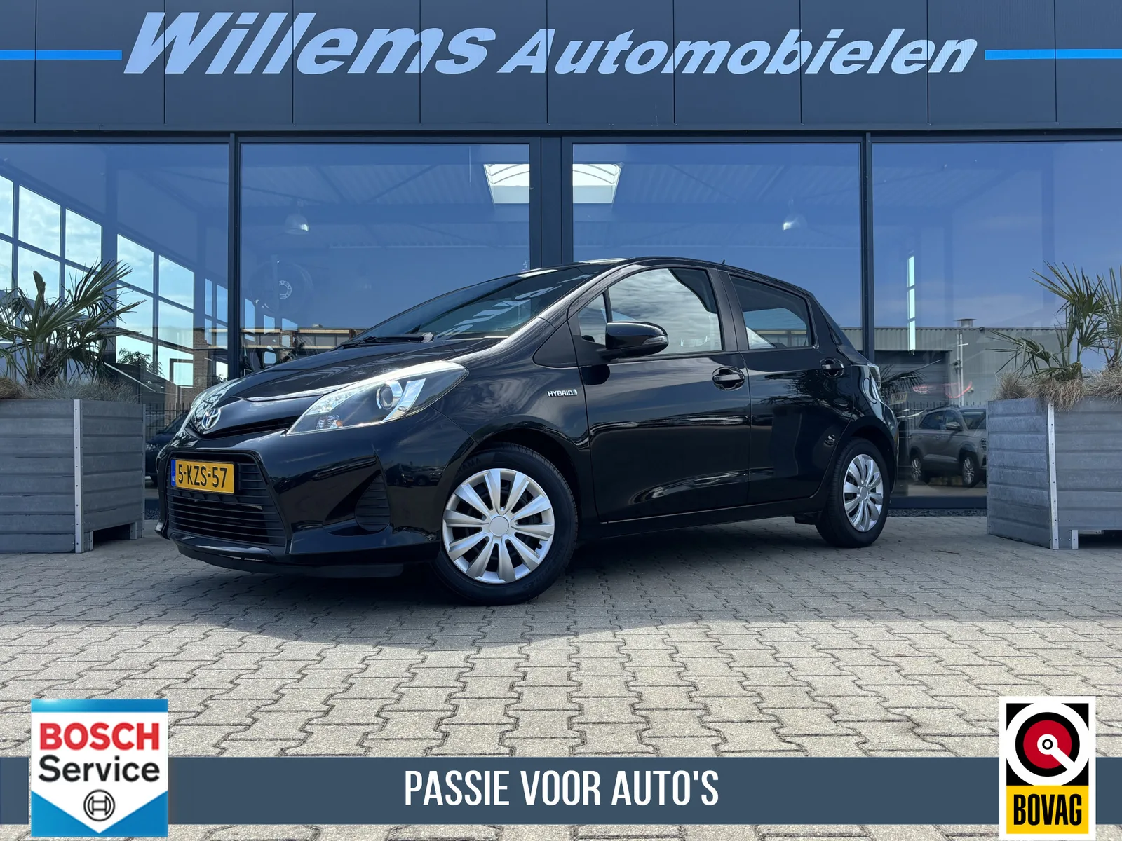Toyota Yaris (2013) — foto 1