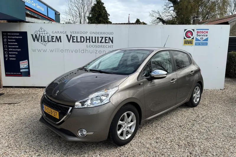 Peugeot 208 (2015)