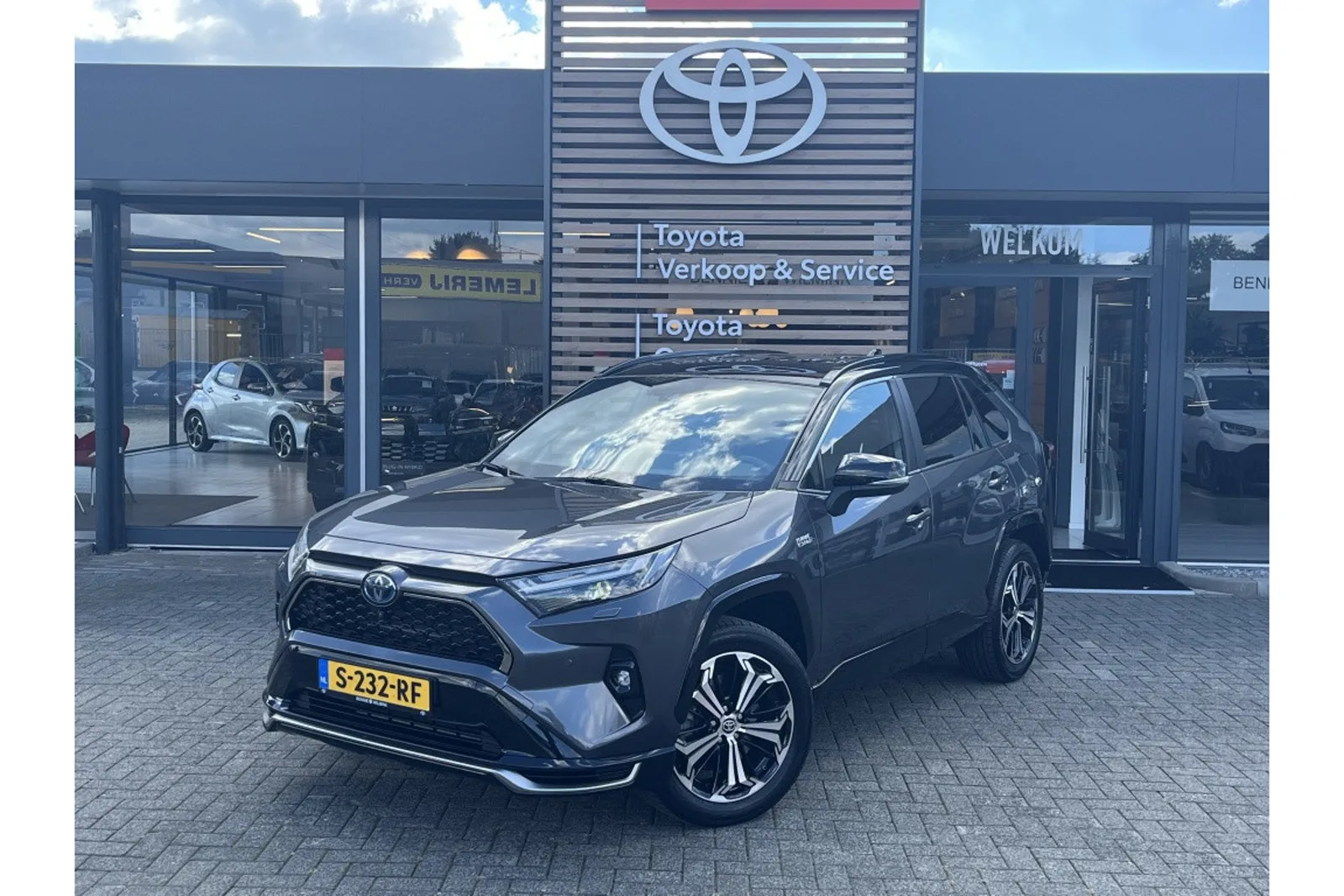 Toyota RAV4 (2022) — foto 1