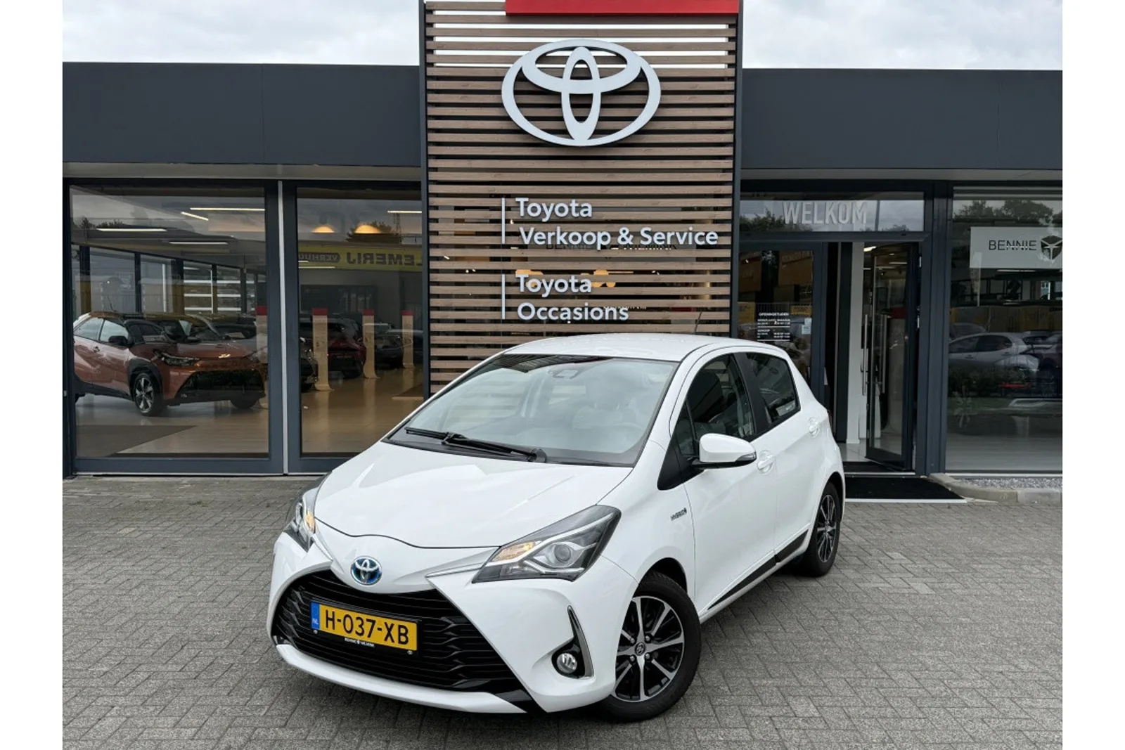 Toyota Yaris (2018) — foto 1