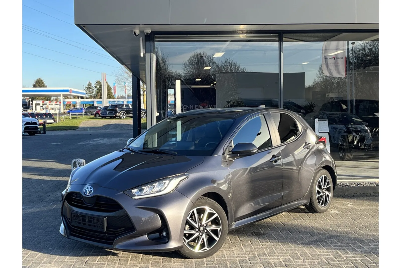 Toyota Yaris (2023) — foto 1