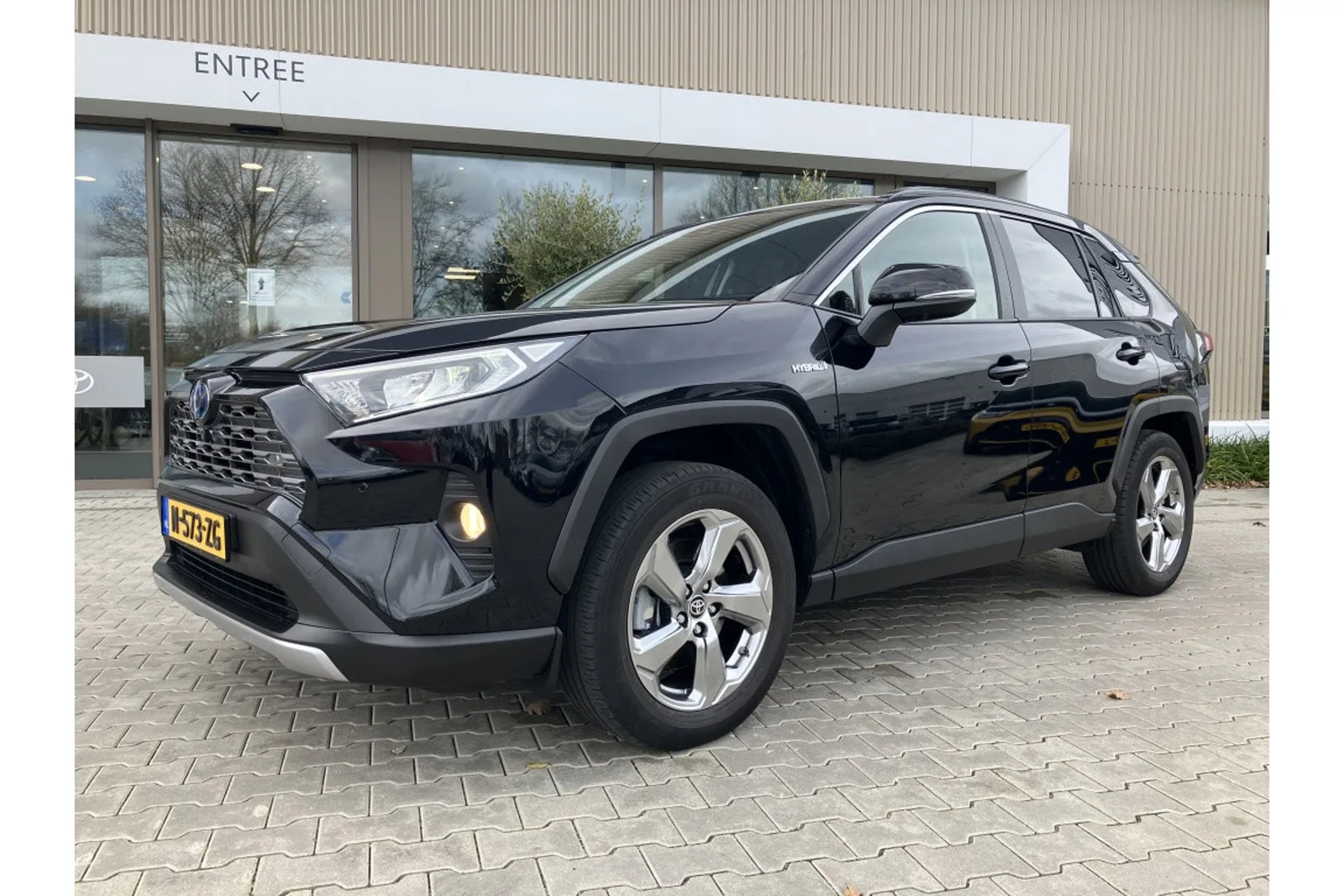 Toyota RAV4 (2022) — foto 1