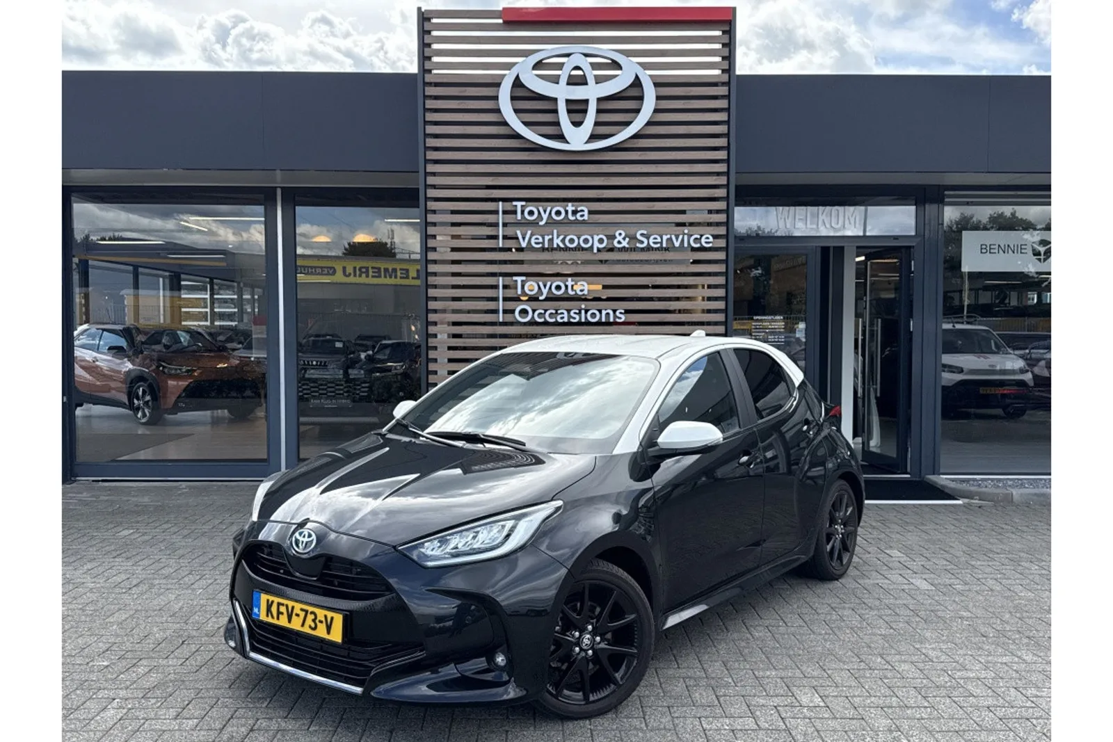 Toyota Yaris (2022) — foto 1