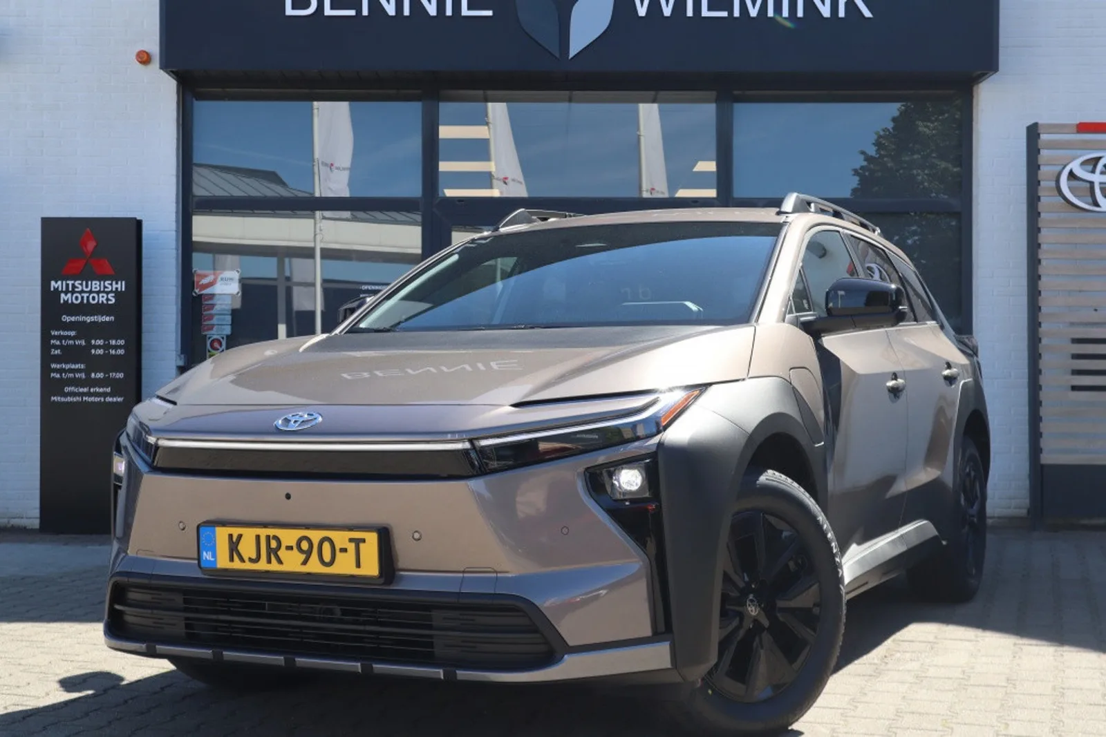 Toyota bZ4X (2026) — foto 1