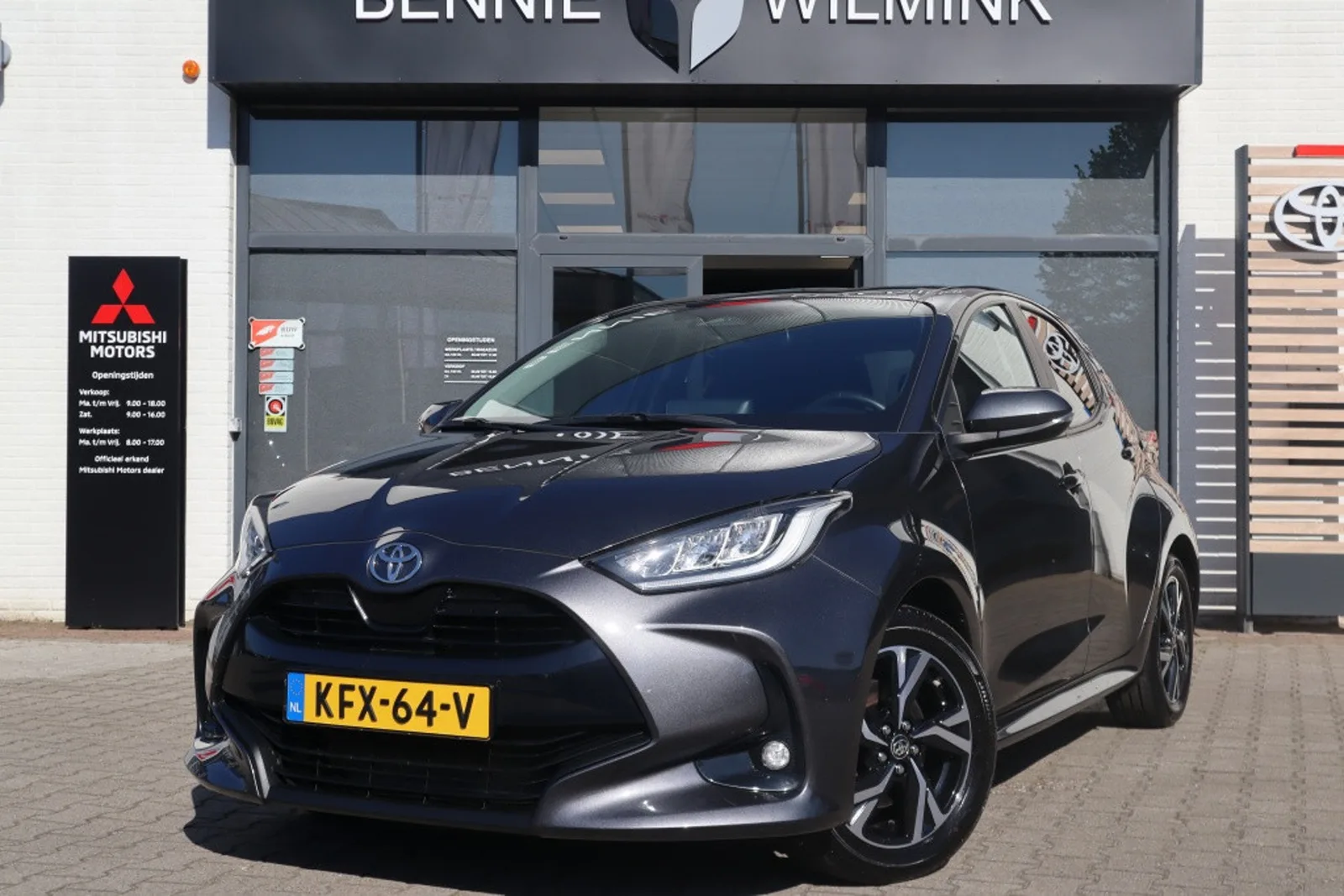 Toyota Yaris (2024) — foto 1