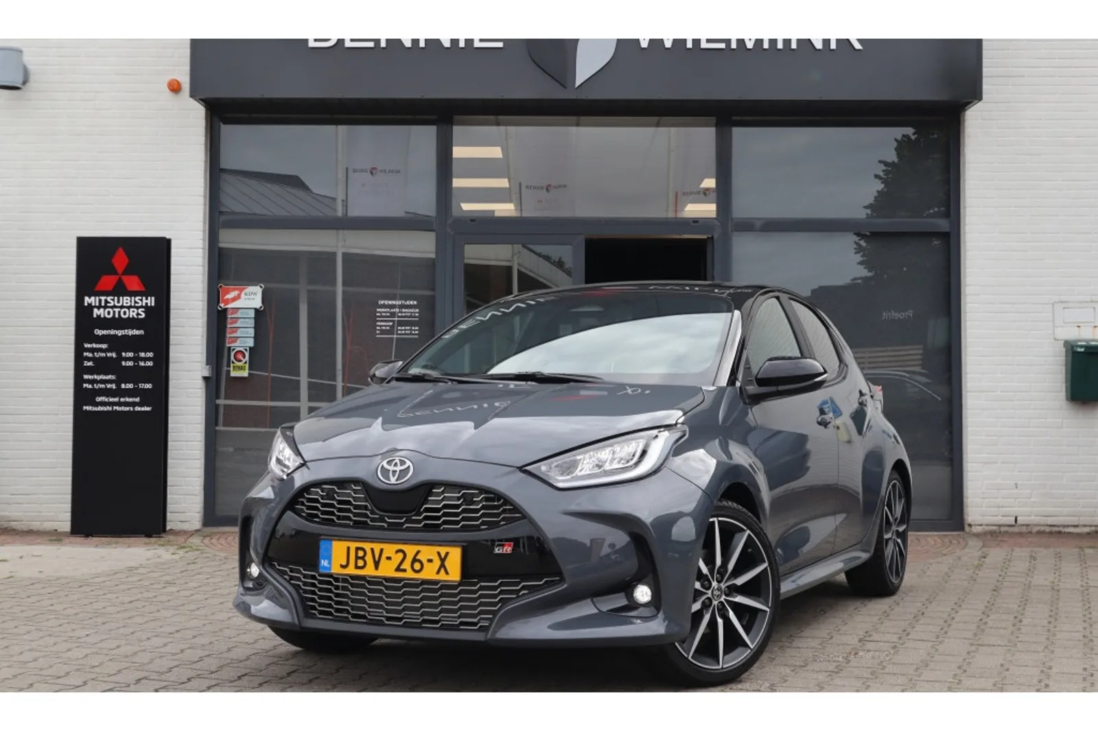 Toyota Yaris (2025) — foto 1