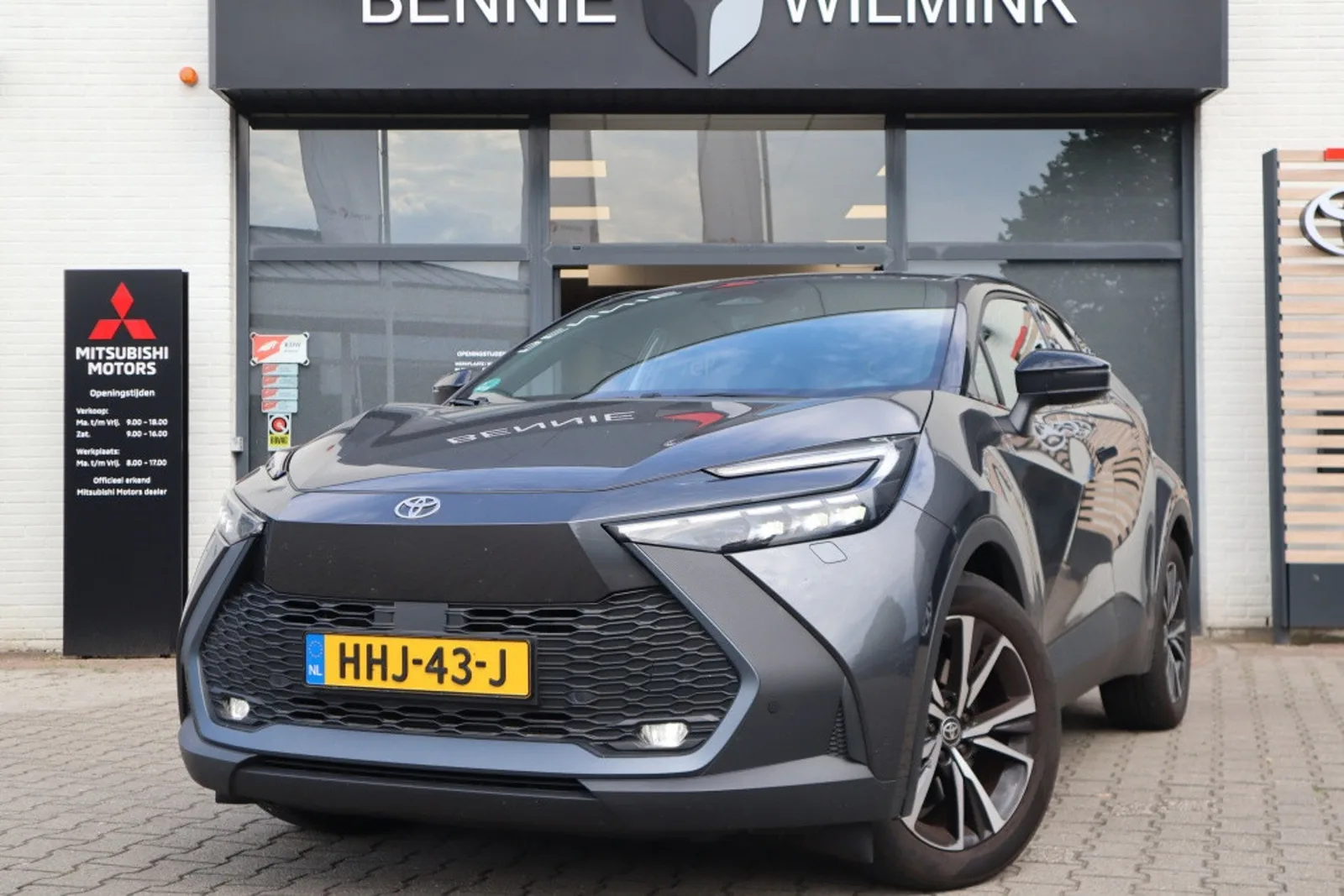Toyota C-HR (2024) — foto 1