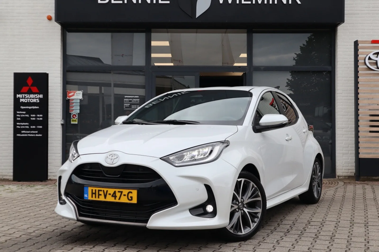 Toyota Yaris (2024) — foto 1