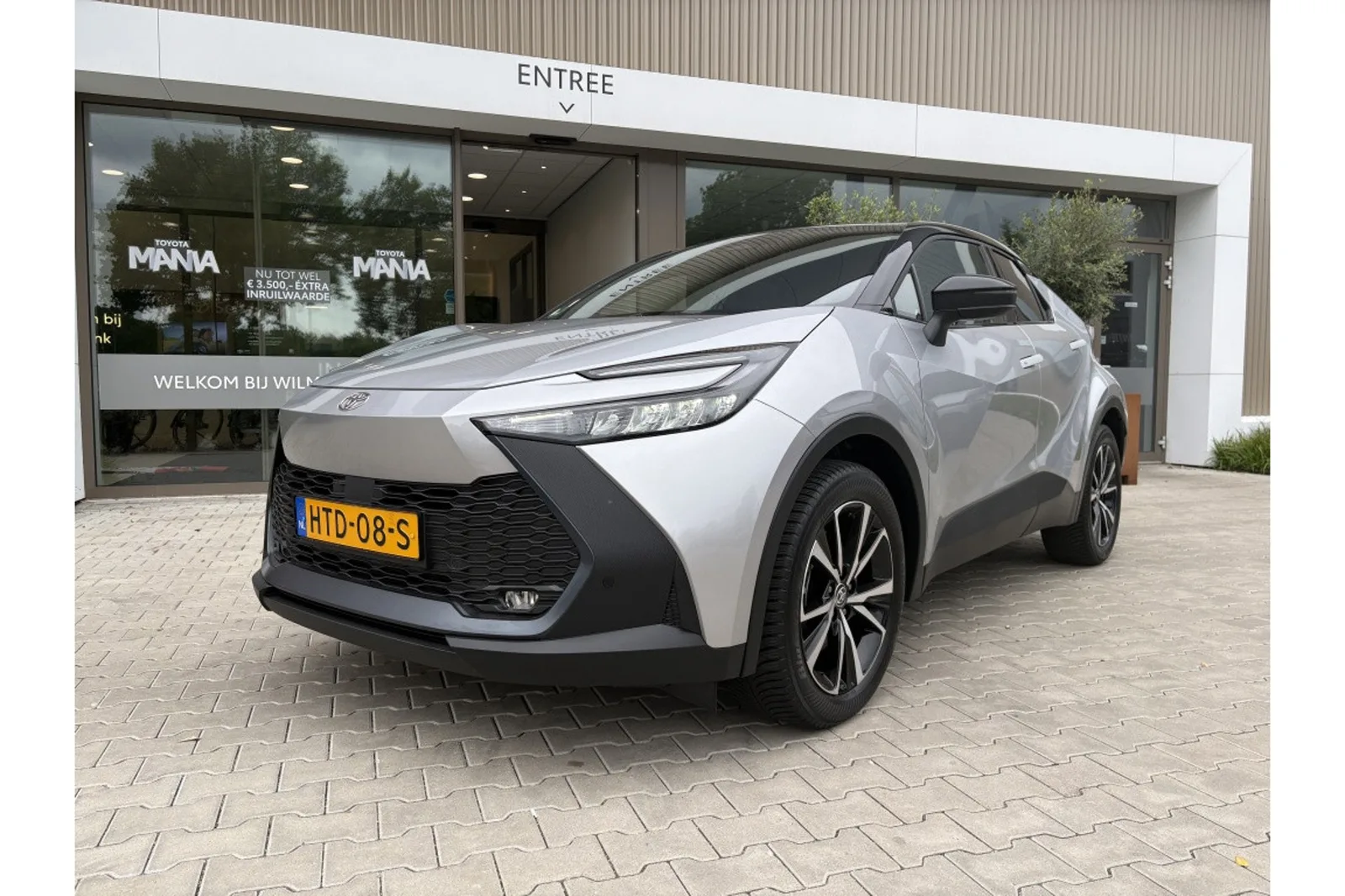 Toyota C-HR (2025) — foto 1