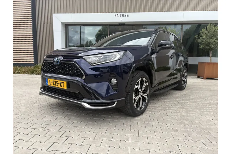 Toyota RAV4 (2021)