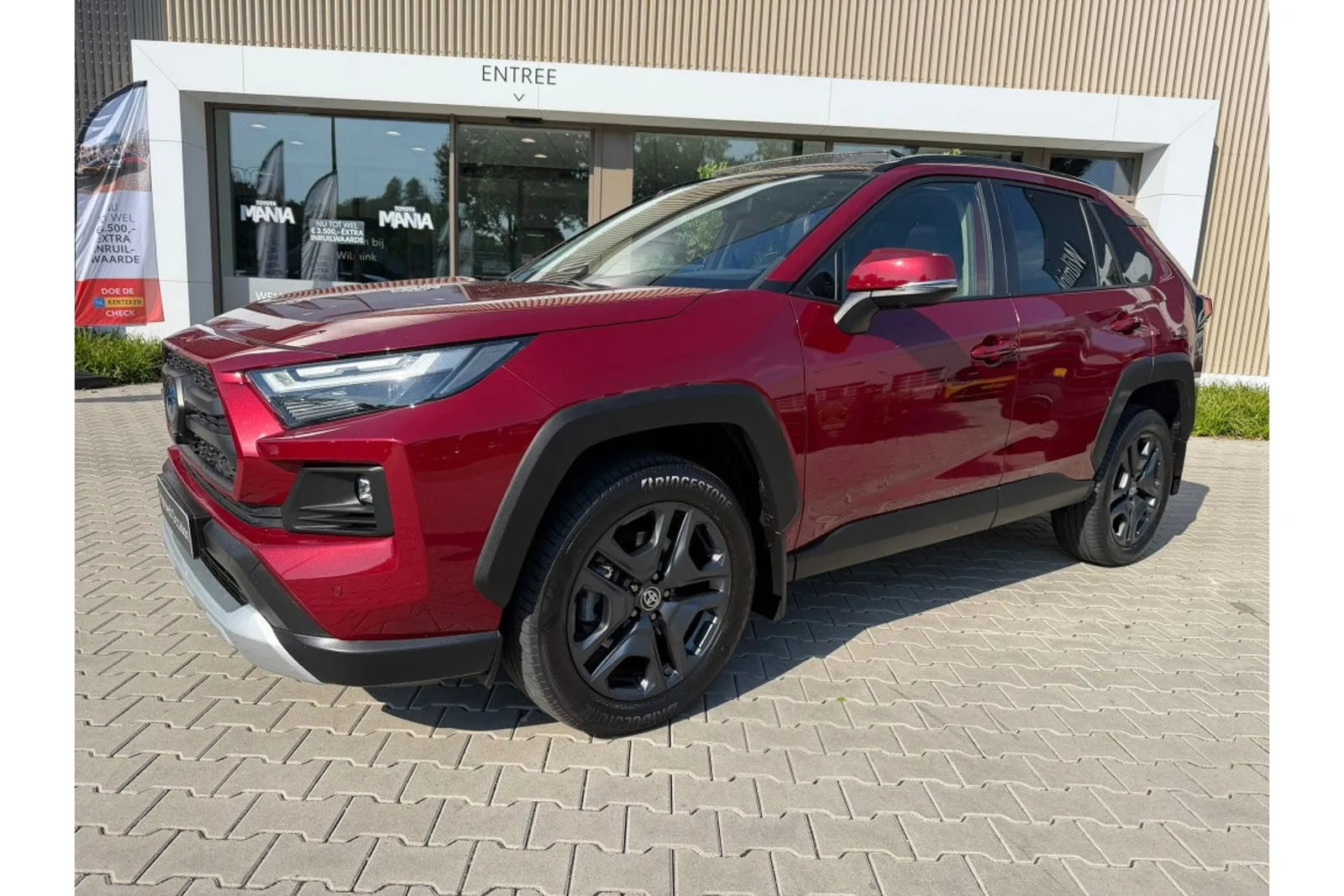 Toyota RAV4 (2022) — foto 1