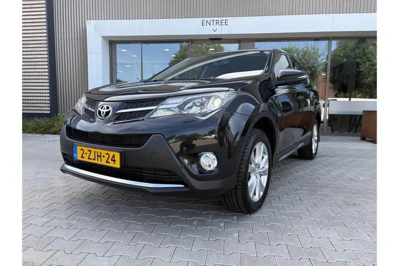 Toyota RAV4 (2015)