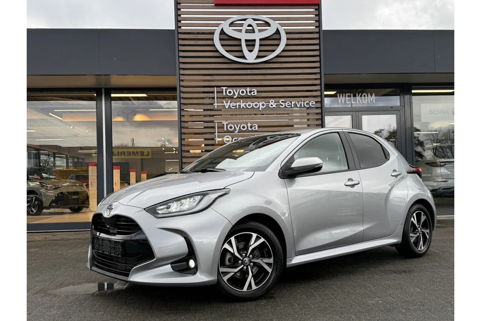 Toyota Yaris (2024) — foto 1
