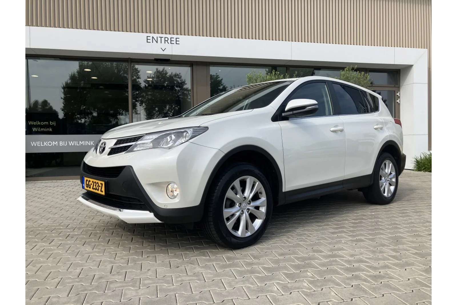 Toyota RAV4 (2015) — foto 1